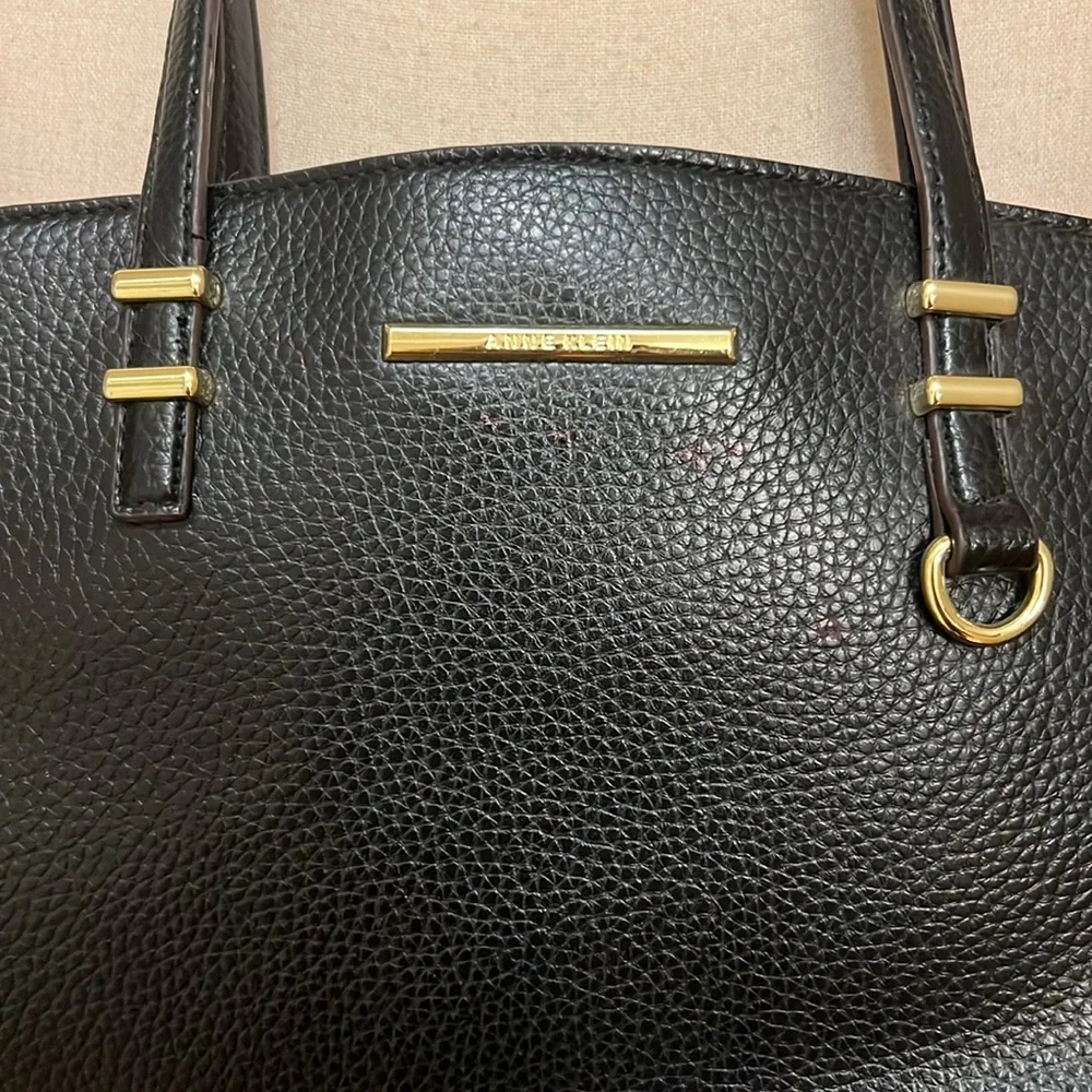 Anne Klein Satchel / Tote / Purse in Black, EUC